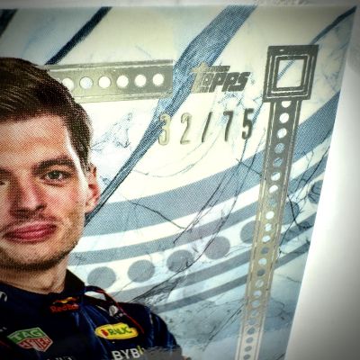 Max Verstappen 2023 Topps Eccellenza - Reliquia Driver Worn Patch 32/75 Red Bull Racing