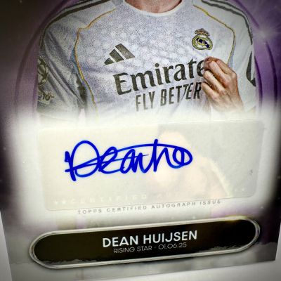 Dean Huijsen 2025-26 Topps Summer Signings - Purple AUTO 32/50 Real Madrid